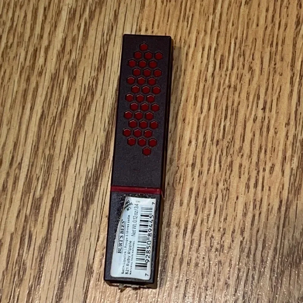 Burt's Bees Ruby Ripple lipstick